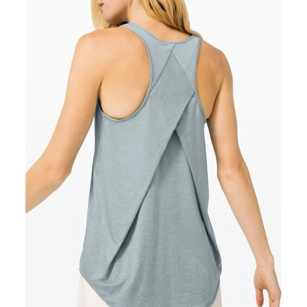 Lululemon Essential Tank Pleated in Blue Cast